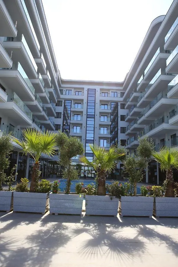 Tanushaj Beach Resort Shëngjin