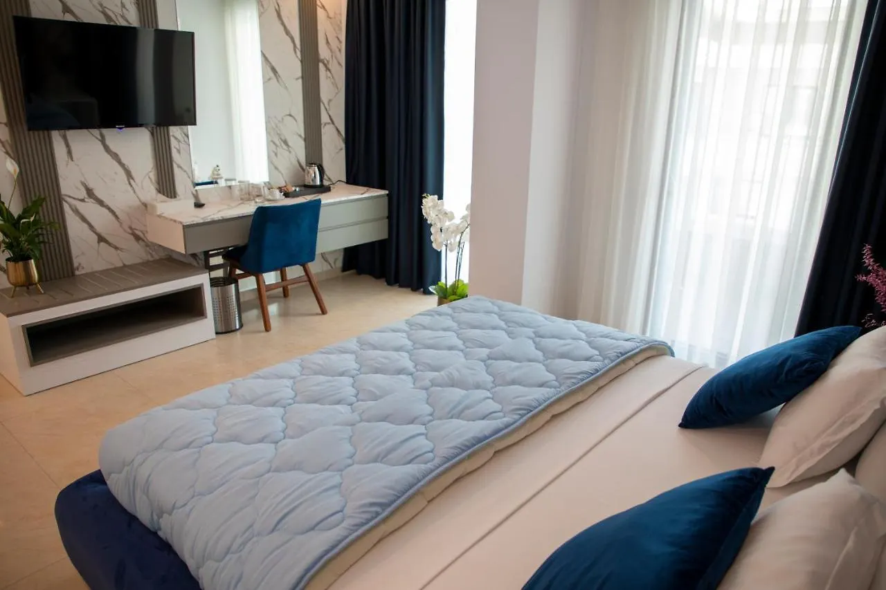 Hotel Tanushaj Beach Resort